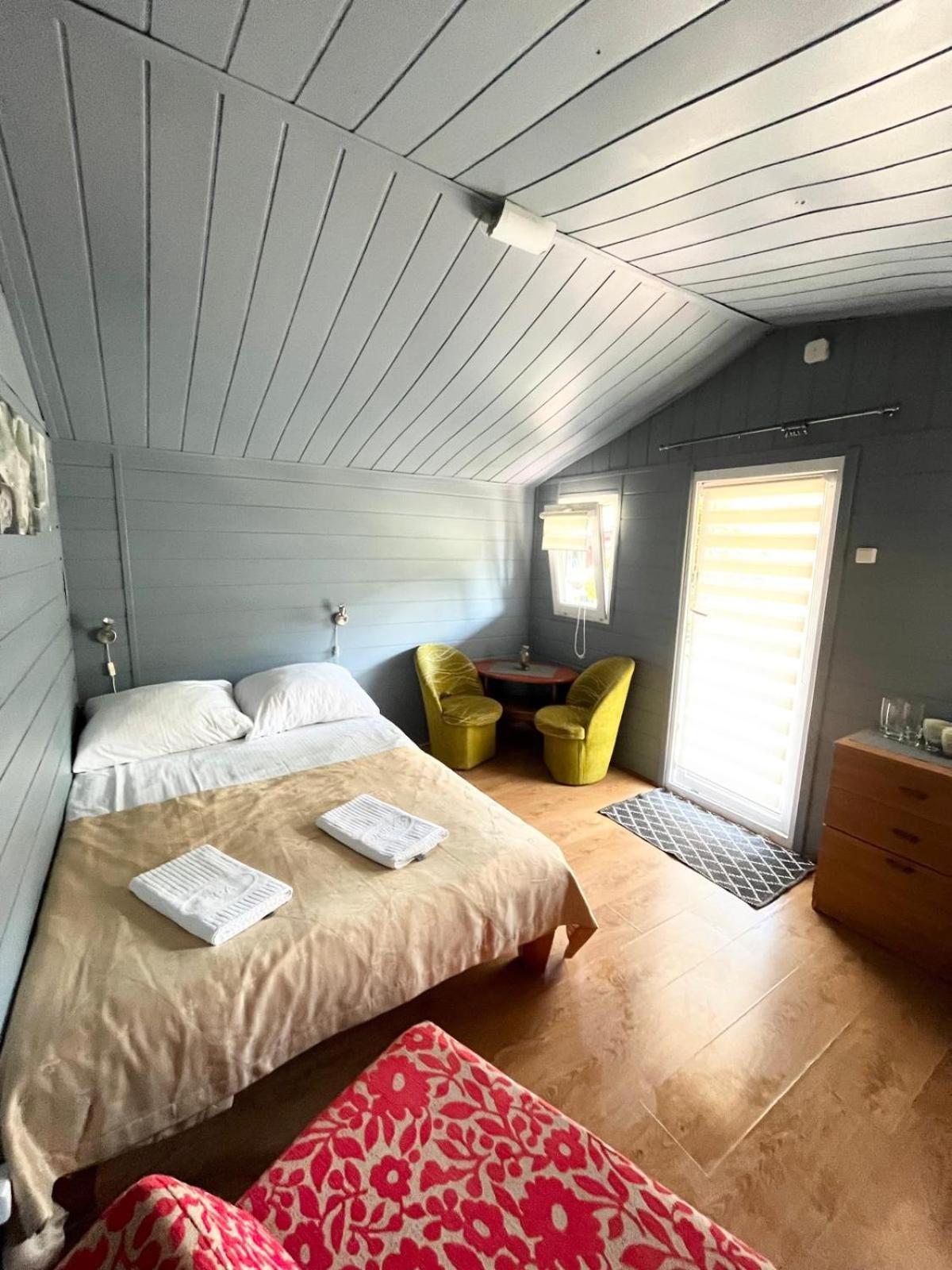 Letniskowe Ster Lodge *